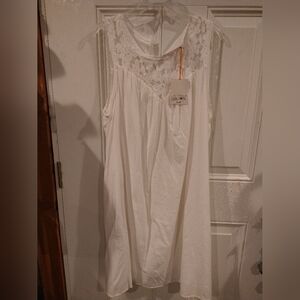 Dress. Tie string in front with tassels. 40 x 22